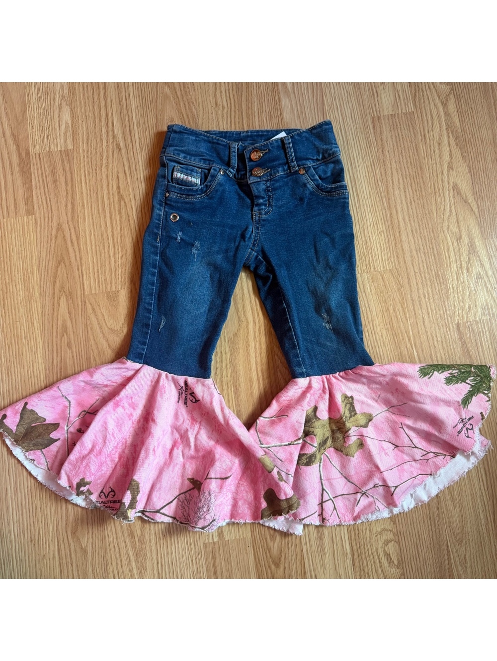Fiara Girls Size 4/5 pink Camo Bellbottoms